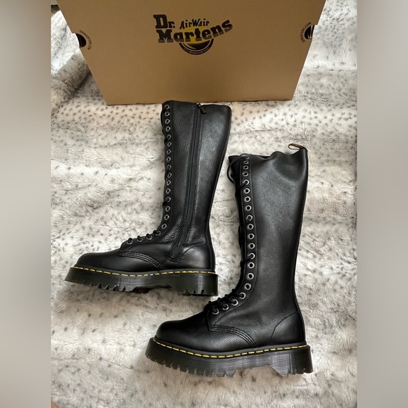 DR. MARTENS 1B60 BEX PISA KNEE HIGH Leathe BOOTS MSRP$280 SOFT+SLEEK+LightWeight - Picture 3 of 16